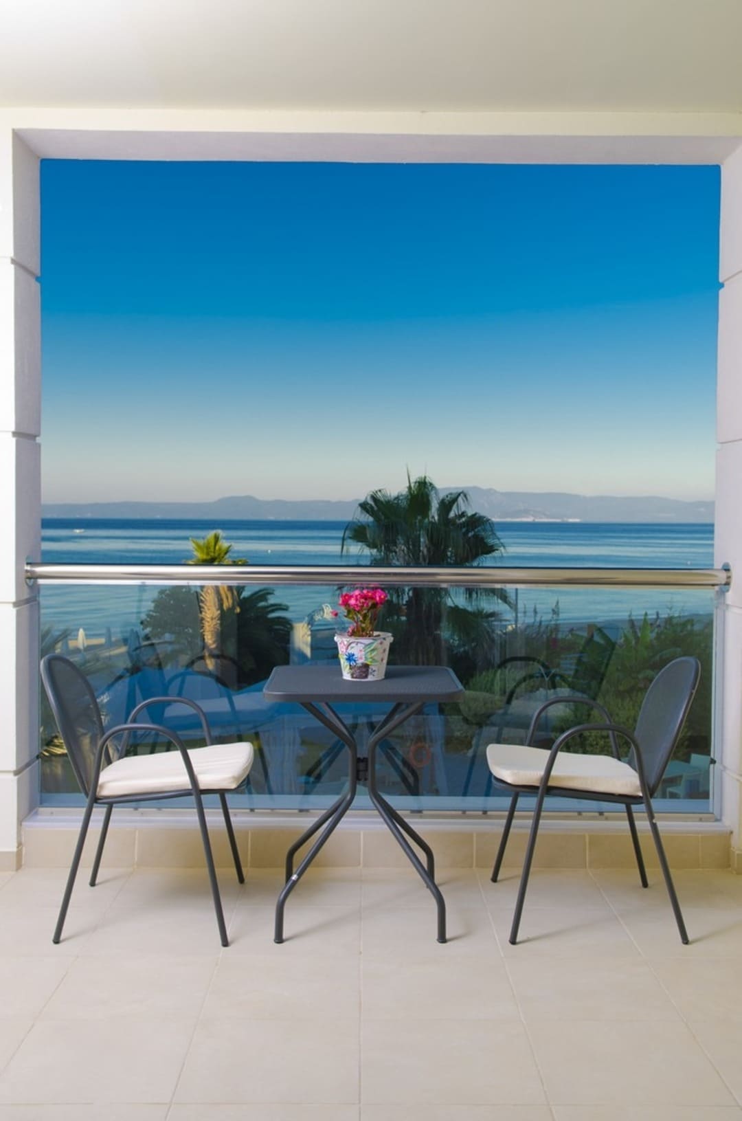 deluxe-suite-2c-a-balcony-1.jpg