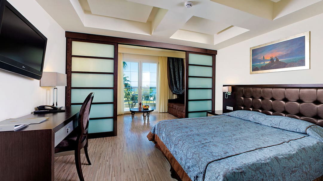 family-room-1_2.jpg