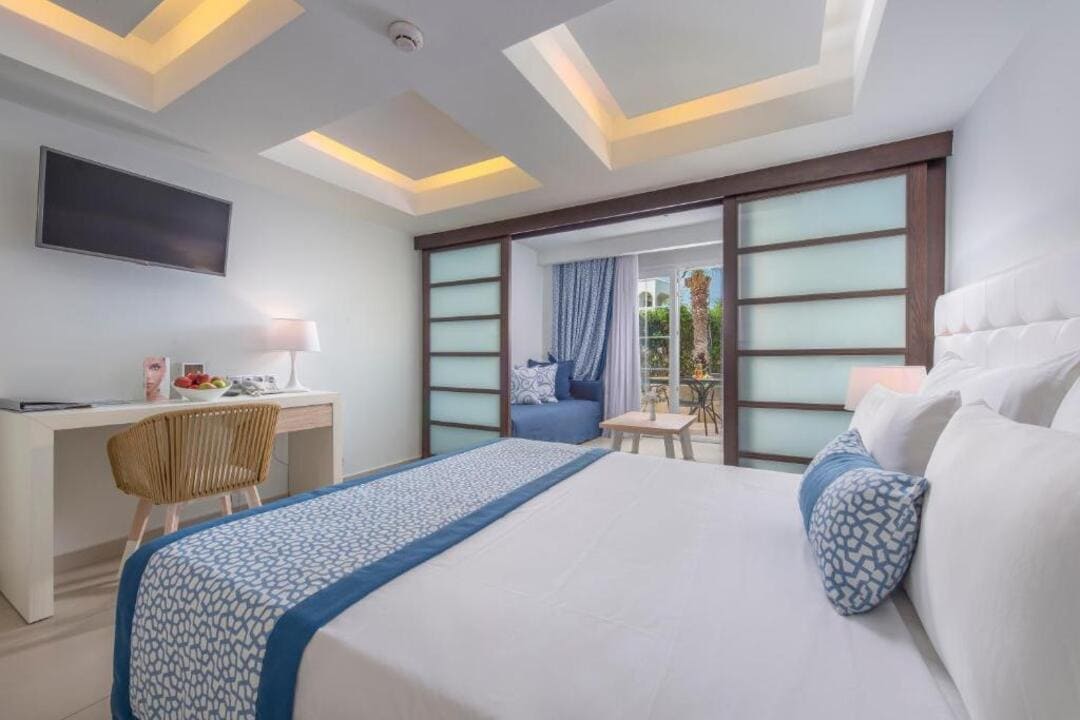 family-room-4.jpg