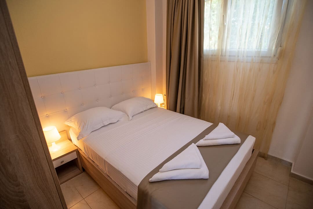 BROWN-ROOM.jpg