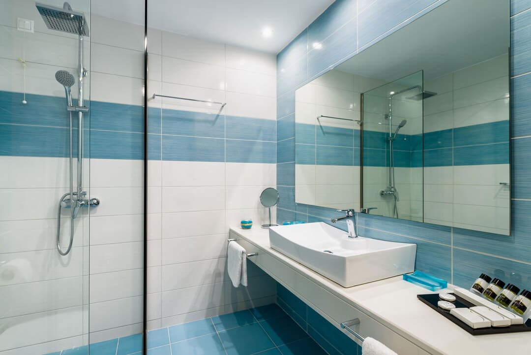 superior-double-lagaria-palace-bathroom.jpg