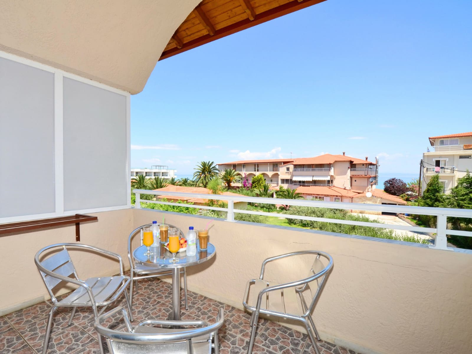 family-room-balcony-at-sousouras-hotel.jpg