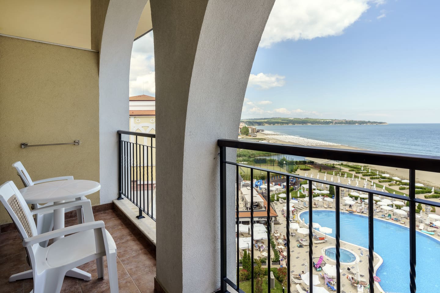 DBL_MFC_Sup_SV_Balcony.jpg
