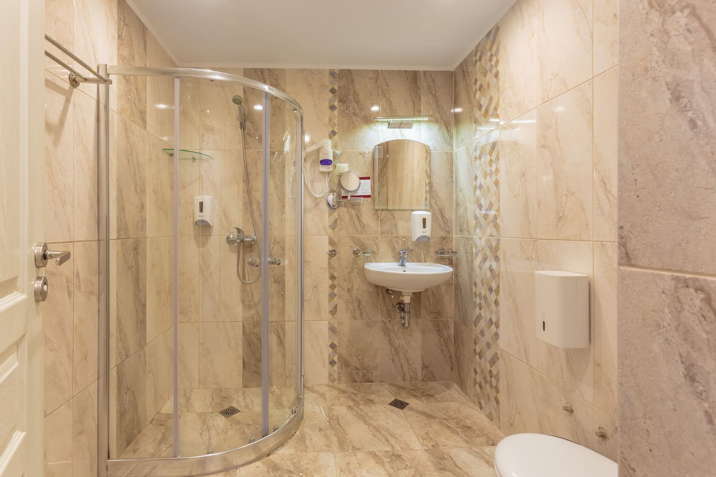 App_Two_Badroom_Bathroom.jpg