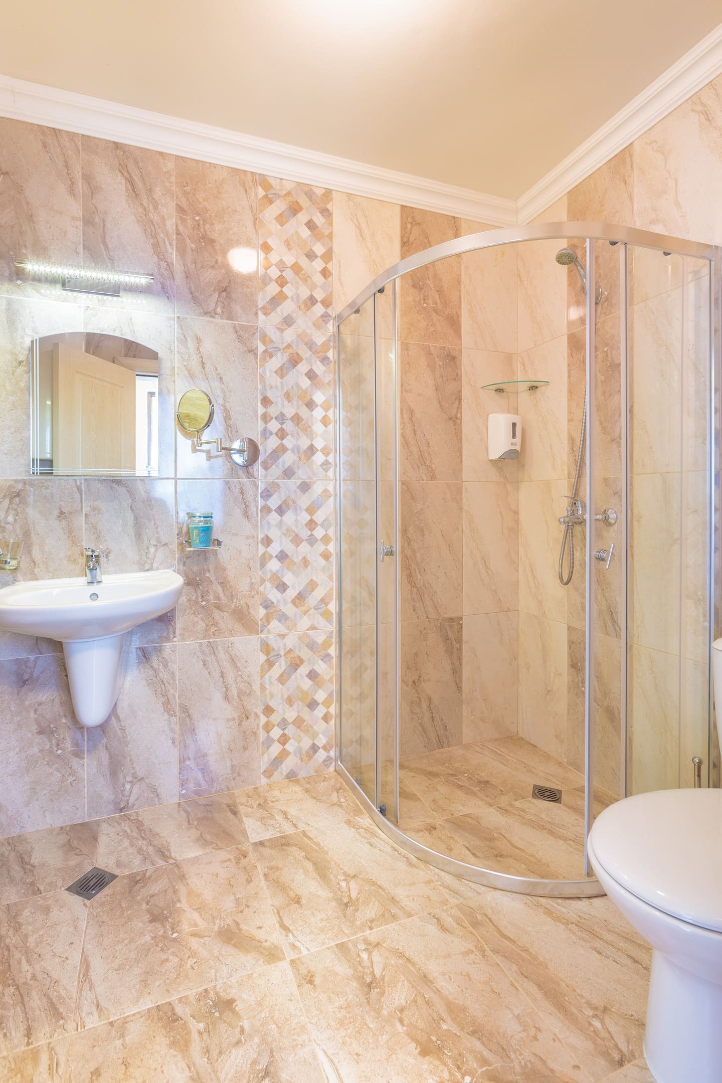DBL_Bathroom.jpg
