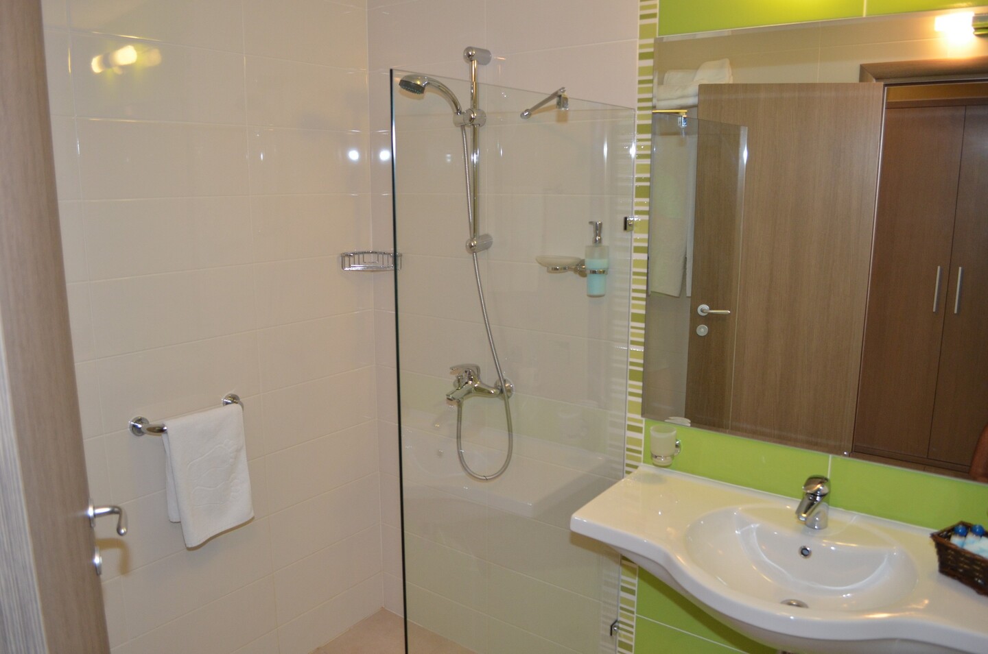 DBL_Bathroom_6.jpg