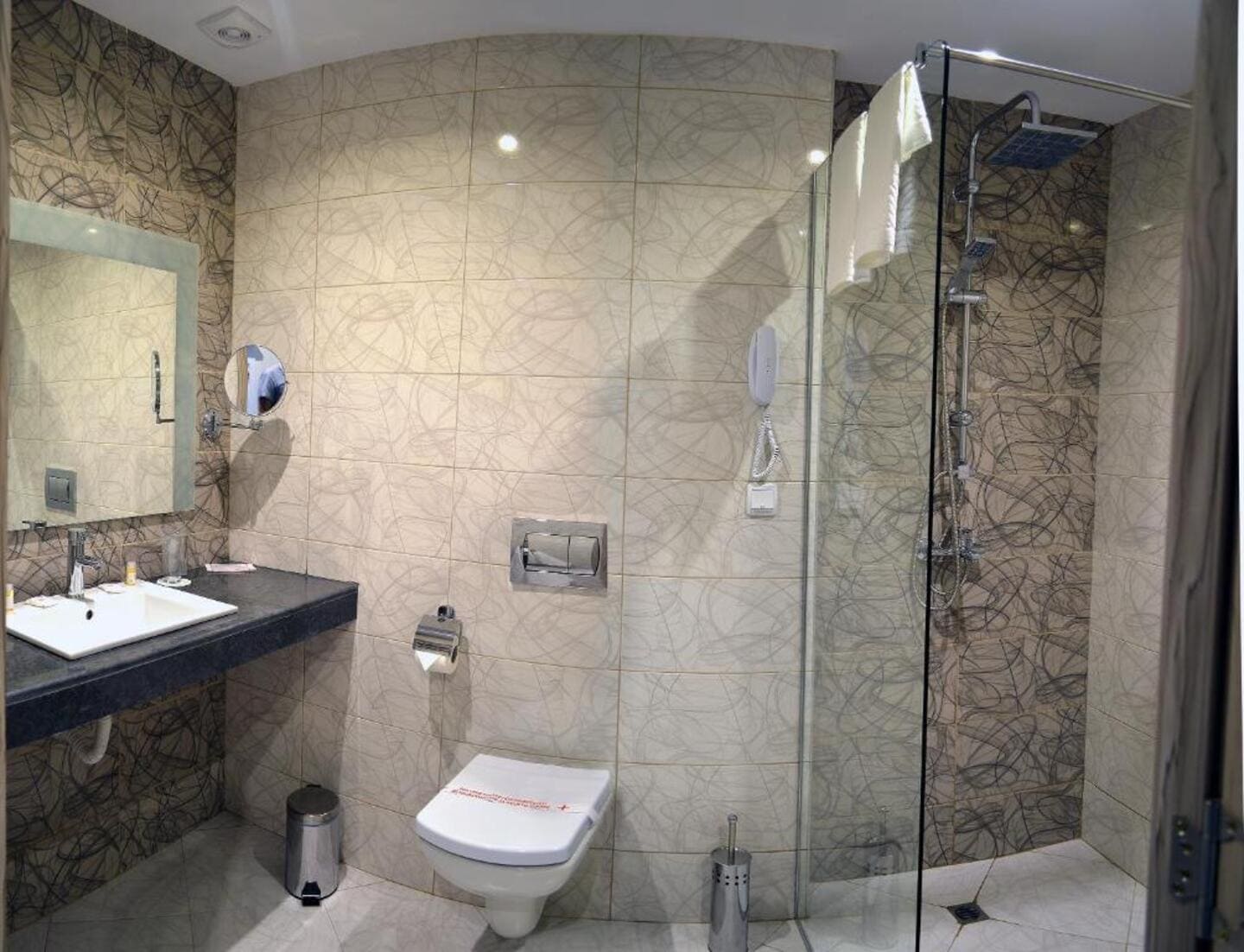 DBL_Bathroom.jpg