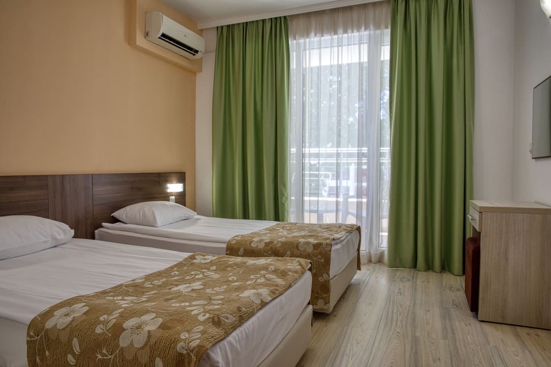 Room_Junior_Suite.jpg