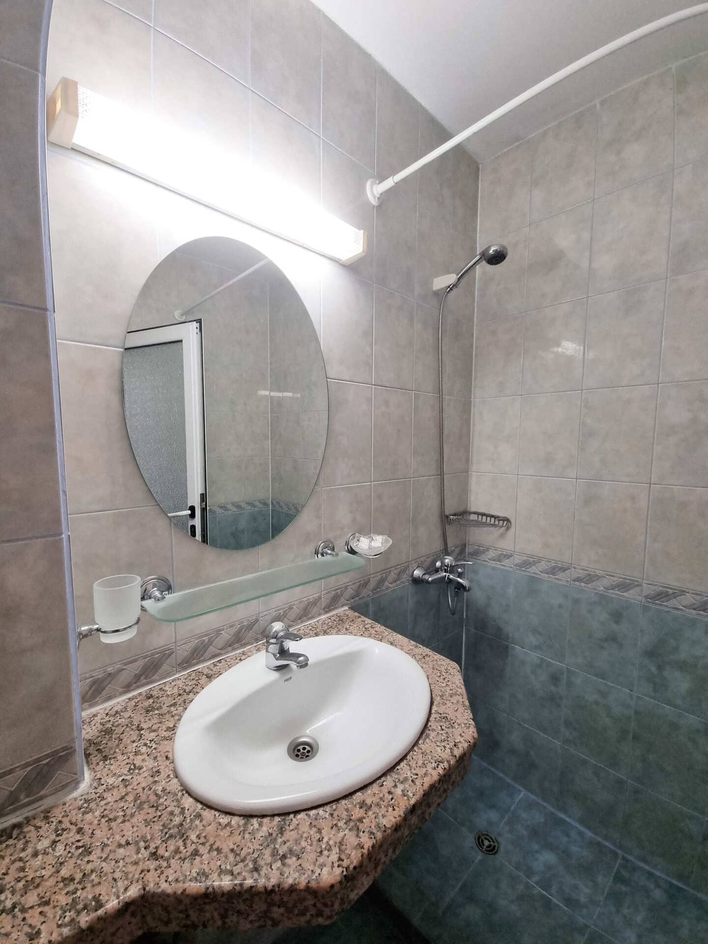 DBL_Bathroom_1.jpeg