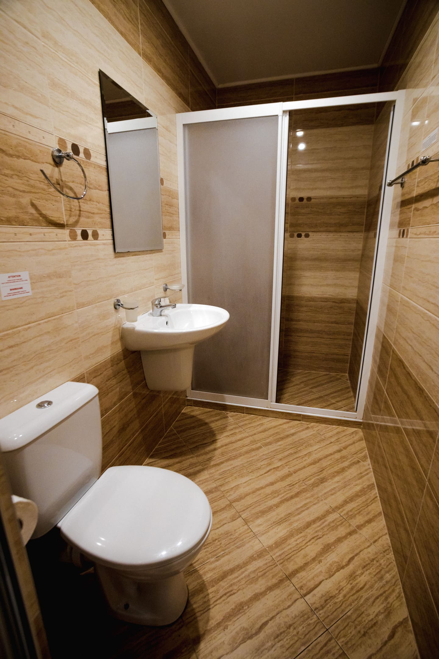 Bathroom_1.jpg