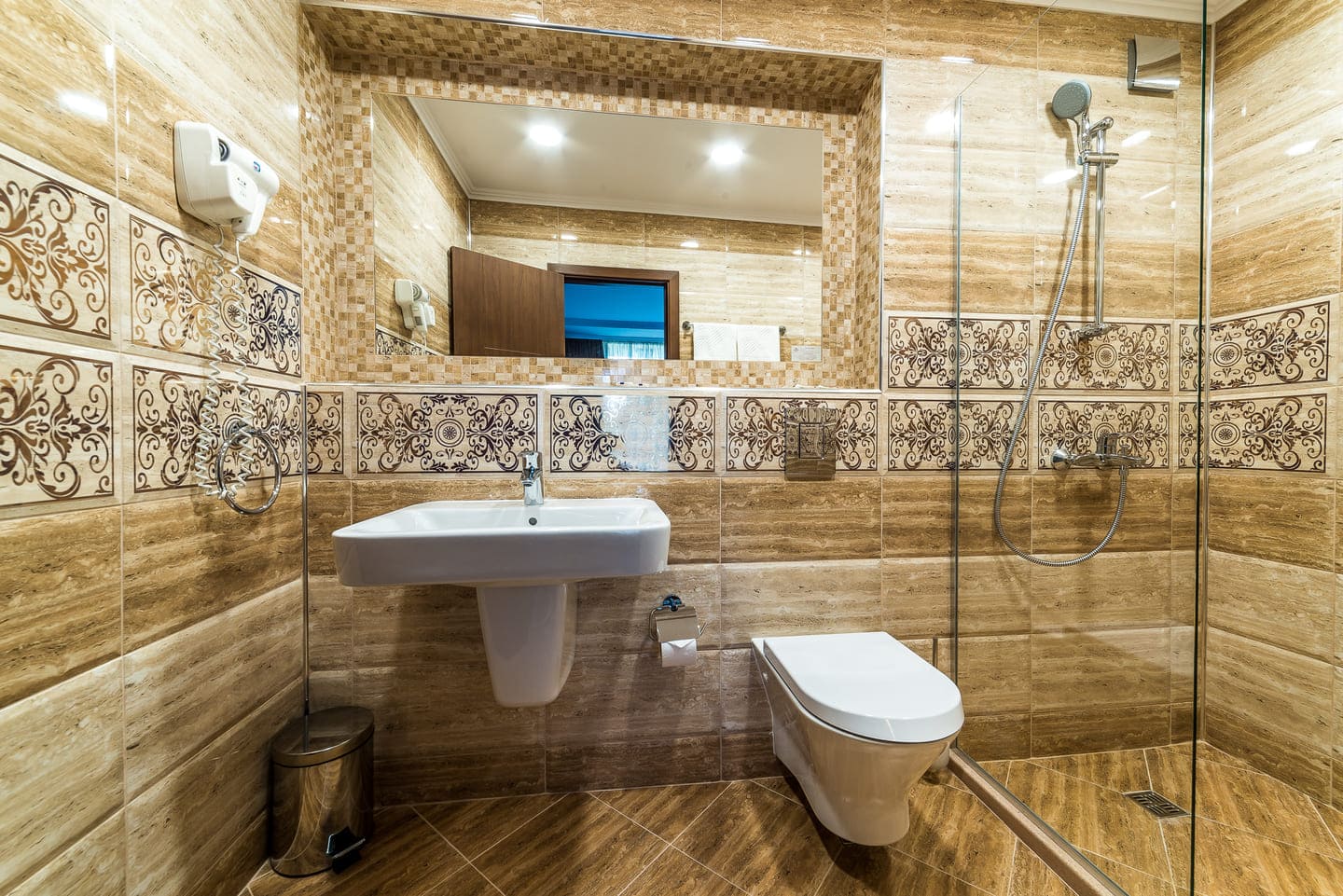 App_Bathroom.jpg