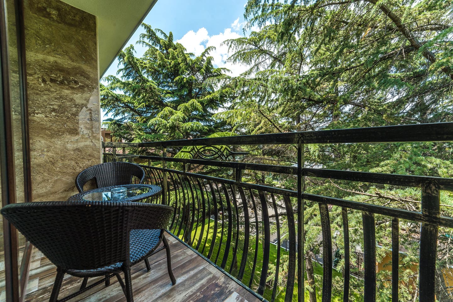 DBL_Balcony.jpg
