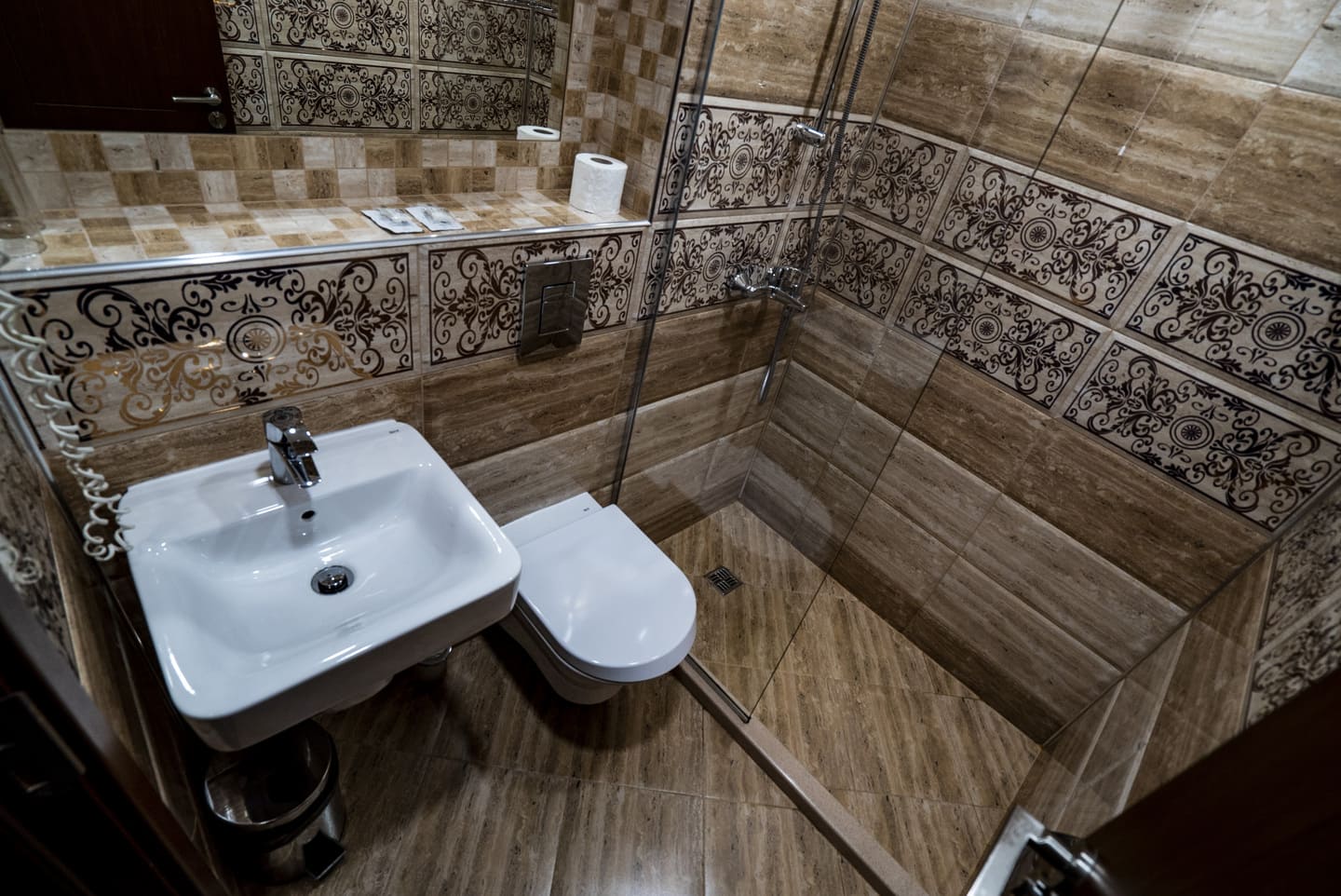 DBL_Bathroom.jpg