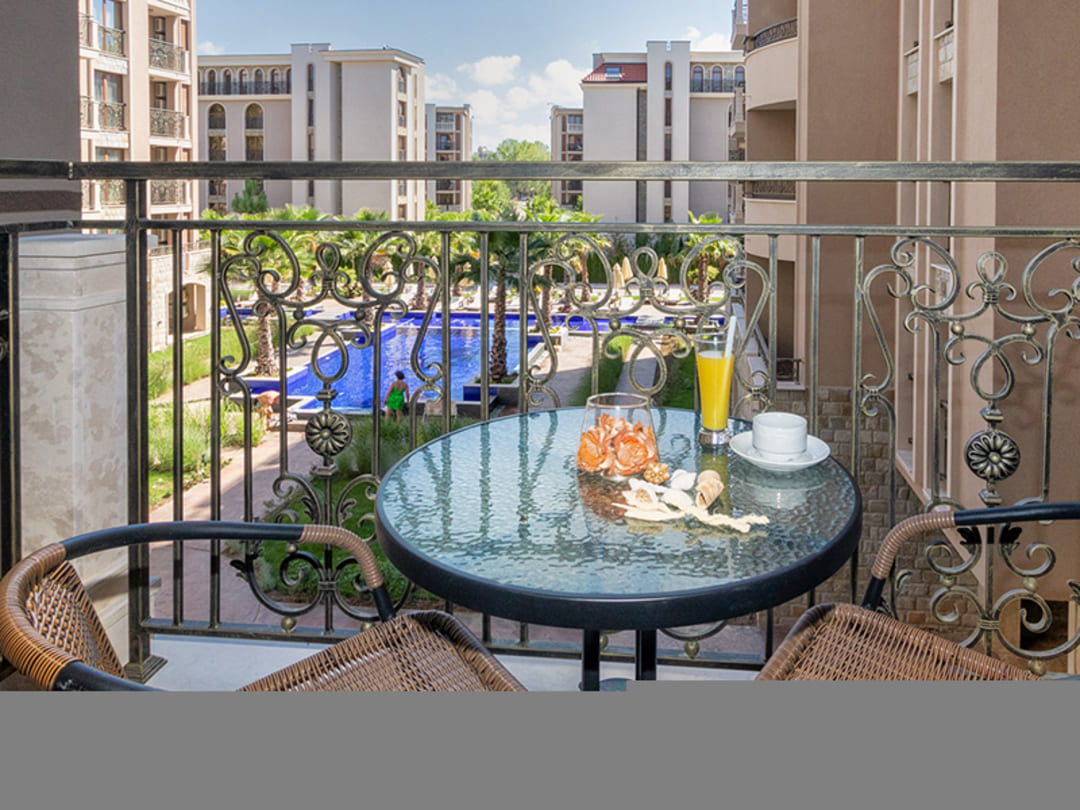 App_1_bedroom_Deluxe_Balcony.jpg