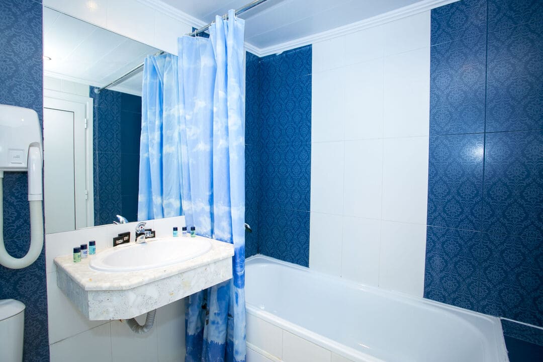 DBL_Arcadia_Bathroom.jpg