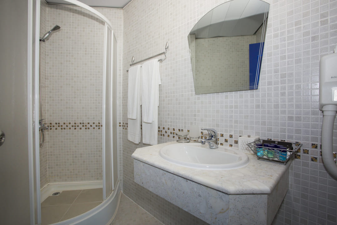 Mez_Chaika_Bathroom.jpg