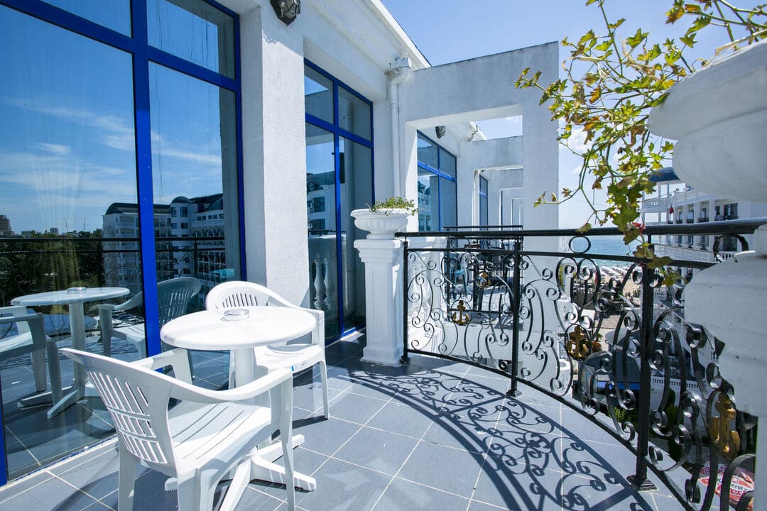 Studio_Arcadia_Balcony.jpg