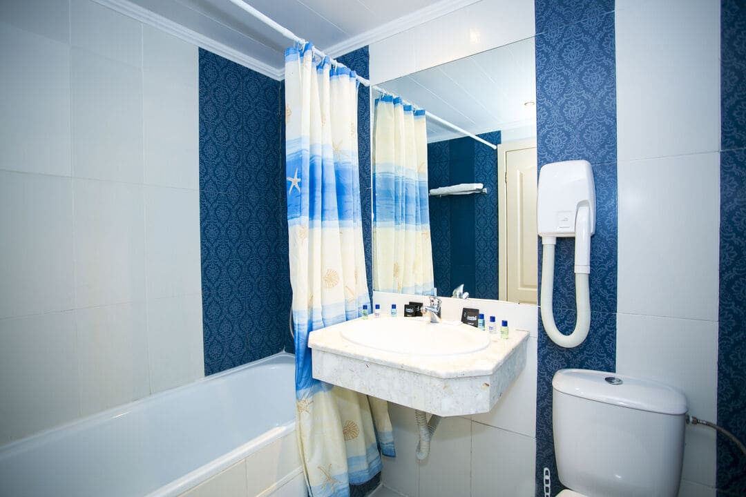 Studio_Arcadia_Bathroom.jpg