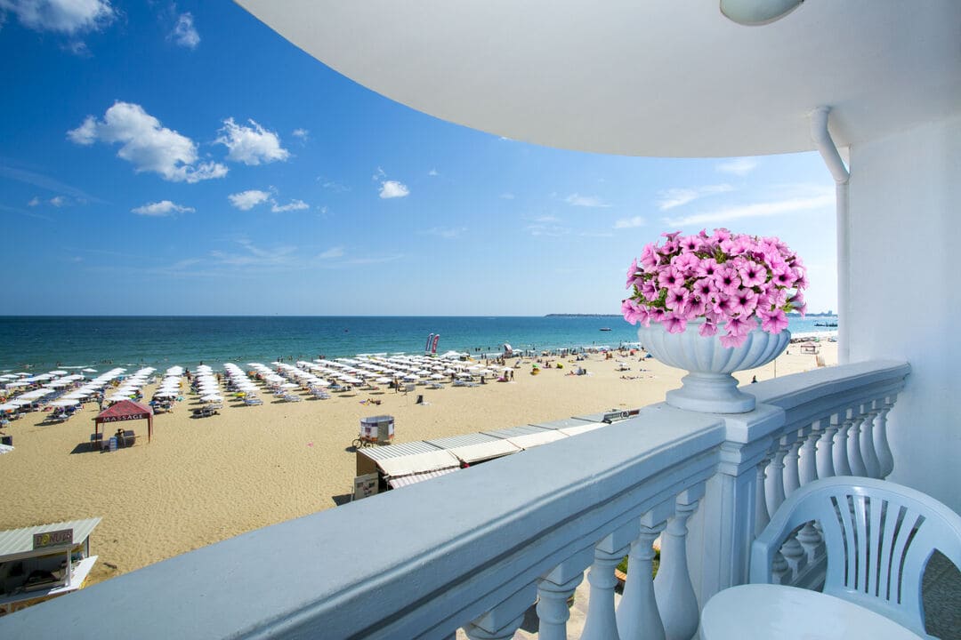 Studio_Chaika_Balcony.jpg