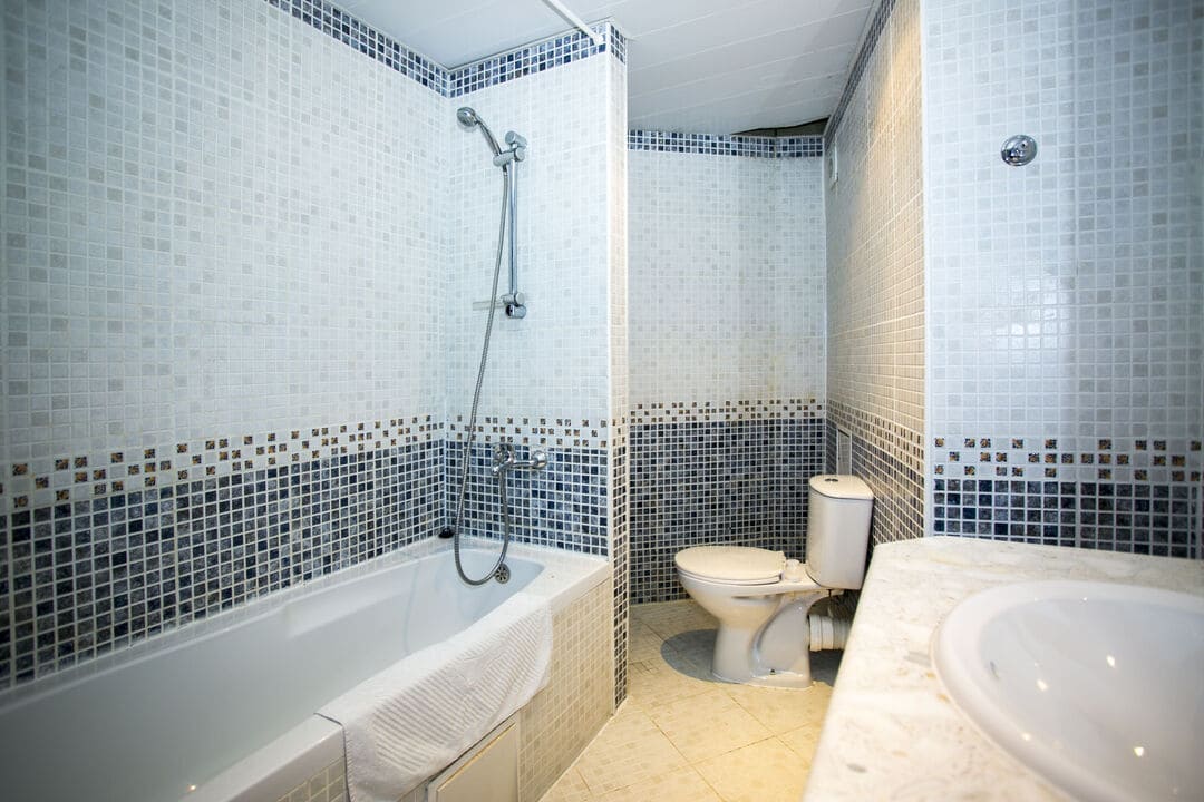 Studio_Chaika_Bathroom.jpg
