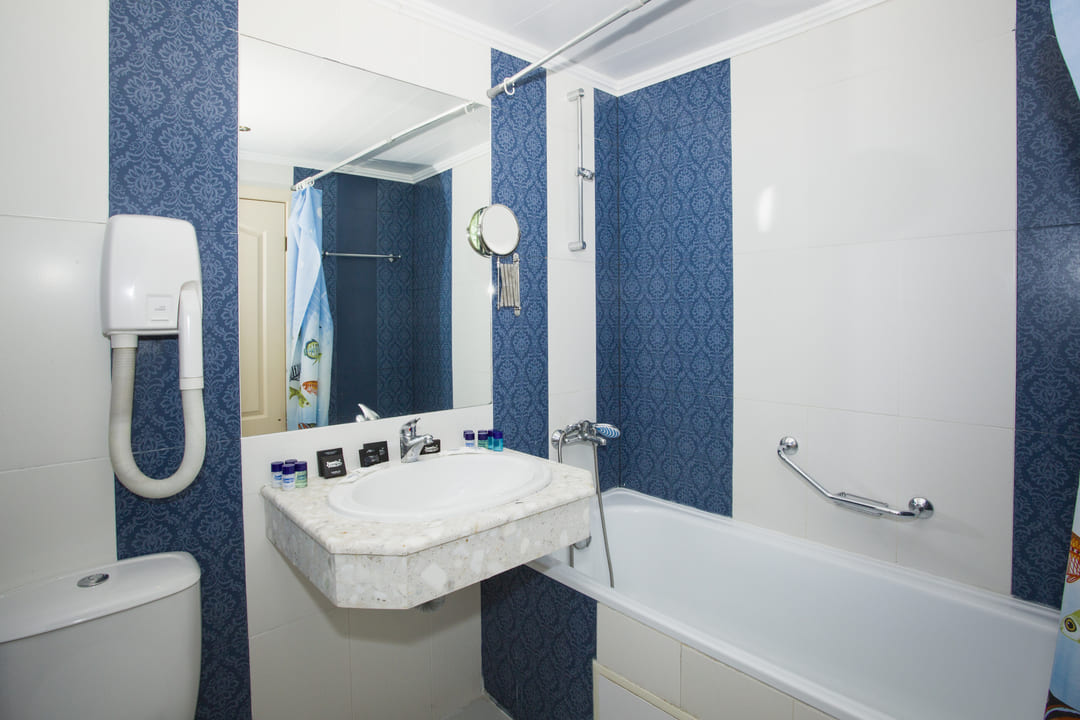 Suite_Arcadia_Bathroom.jpg