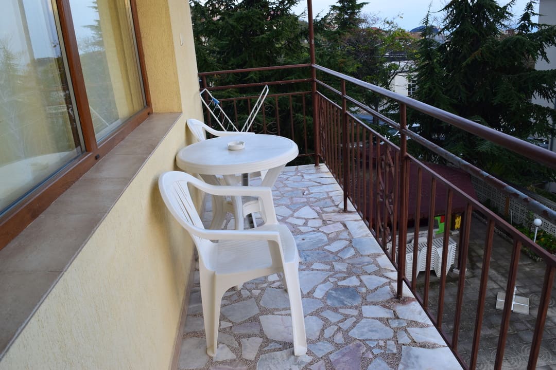 FAM_Balcony.jpg