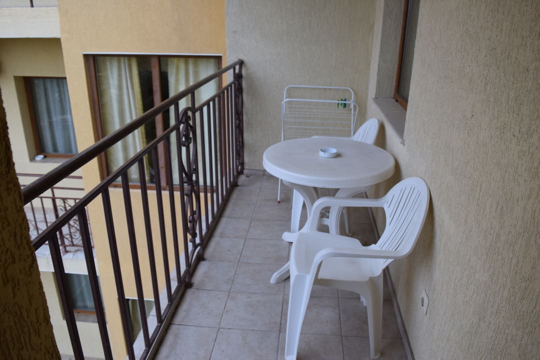 Studio_Balcony.jpg