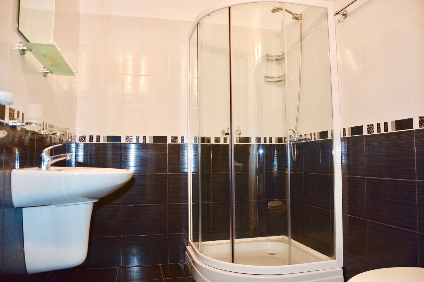 Studio_Bathroom.jpeg