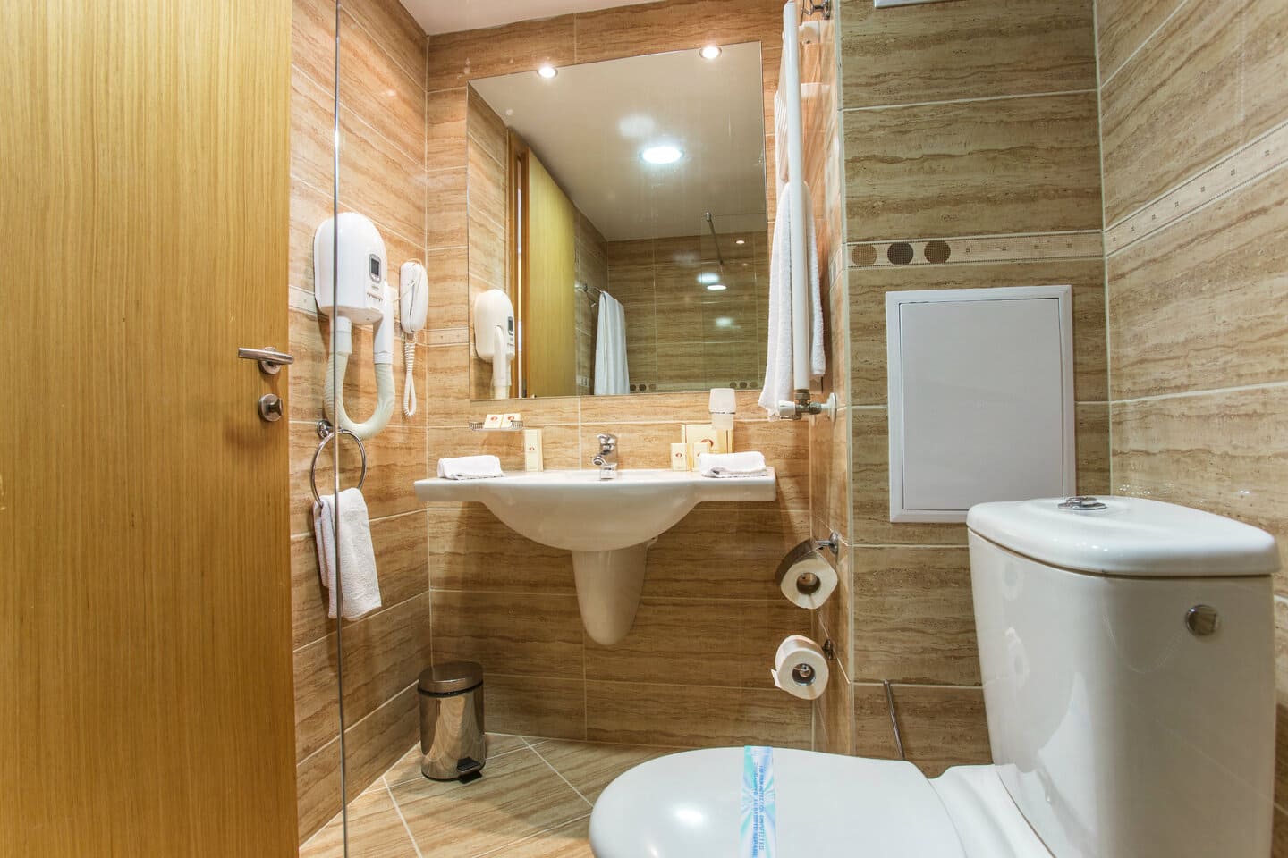 App_Bathroom.jpg