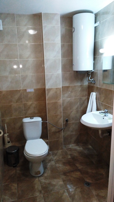 2App_Bathroom_2.jpg