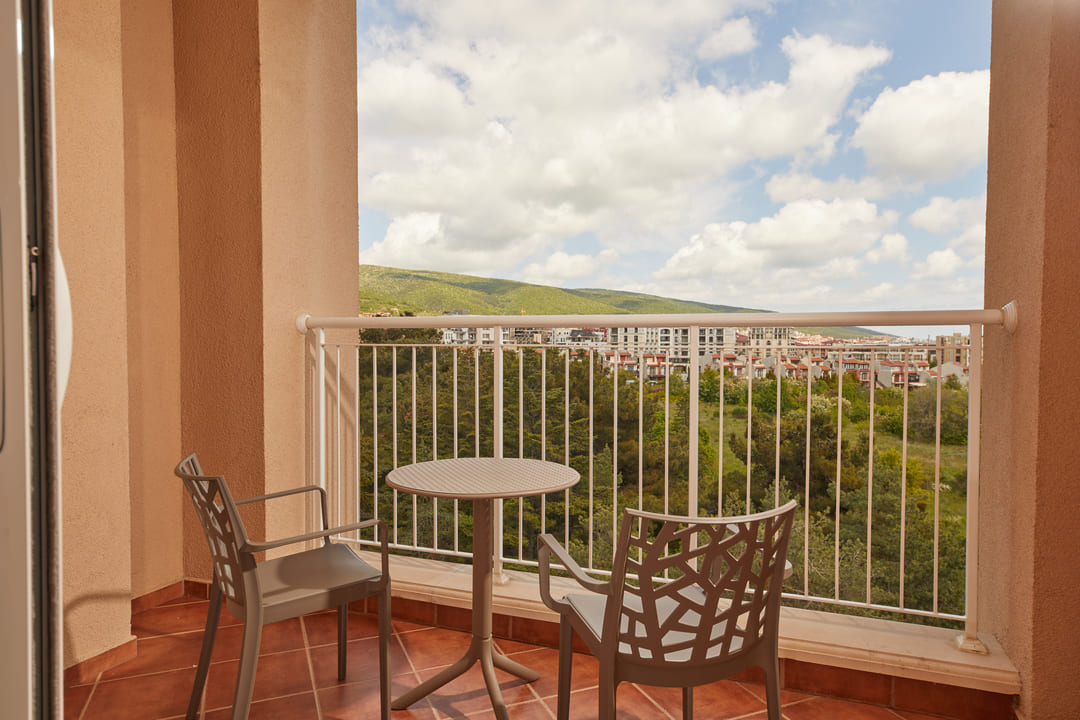 DBL_Deluxe_Park_Balcony.jpg