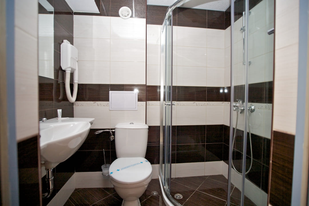 DBL_Bathroom.jpg