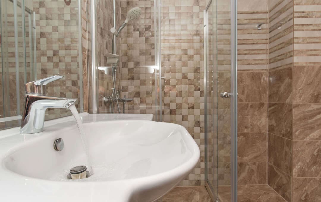 App_Bathroom_3.jpg