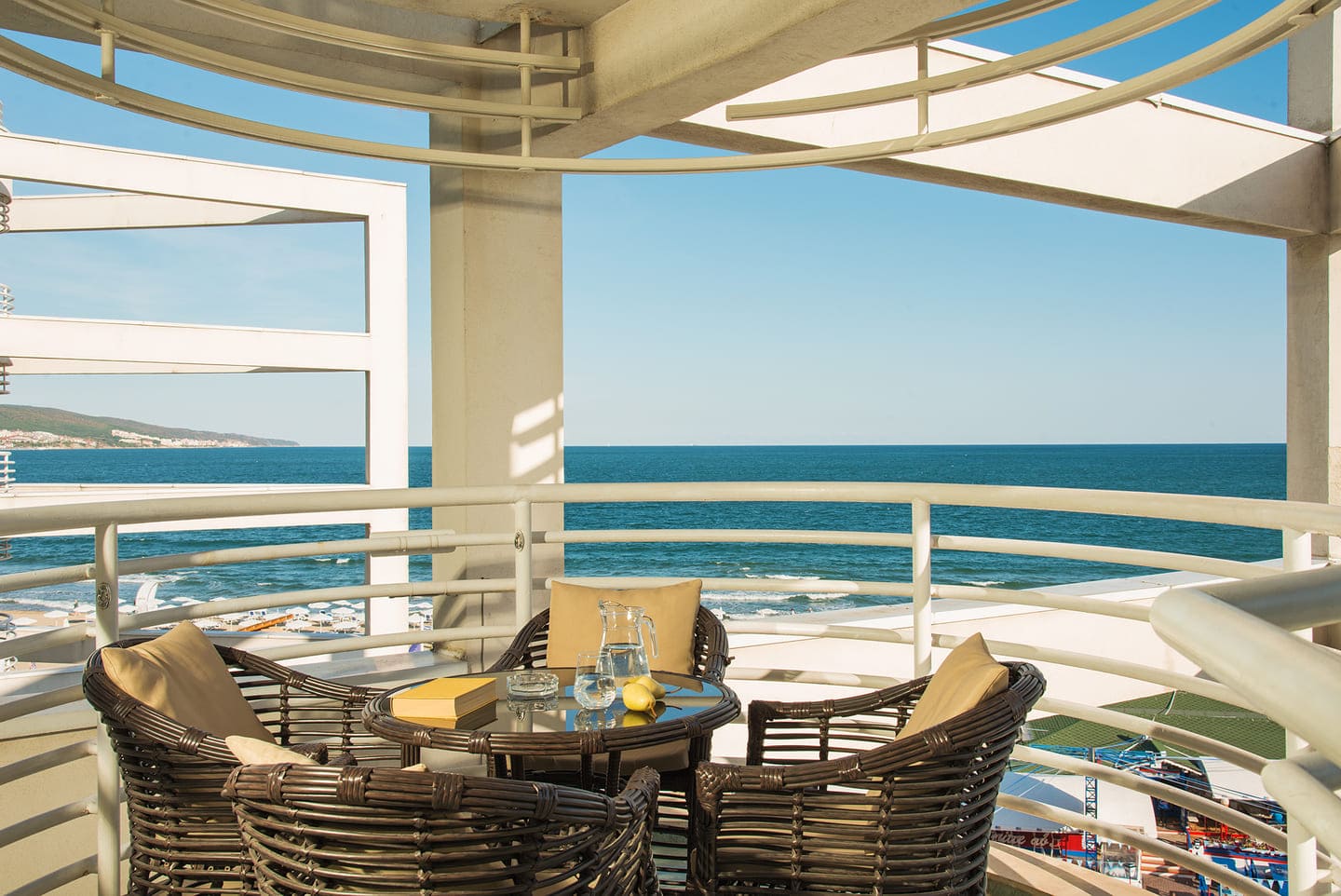 App_Delux_Terrace.jpg