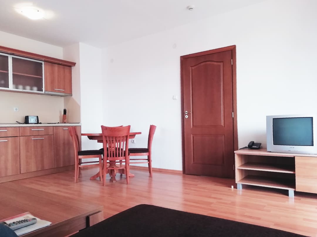 App_1_Bedroom_1.jpg