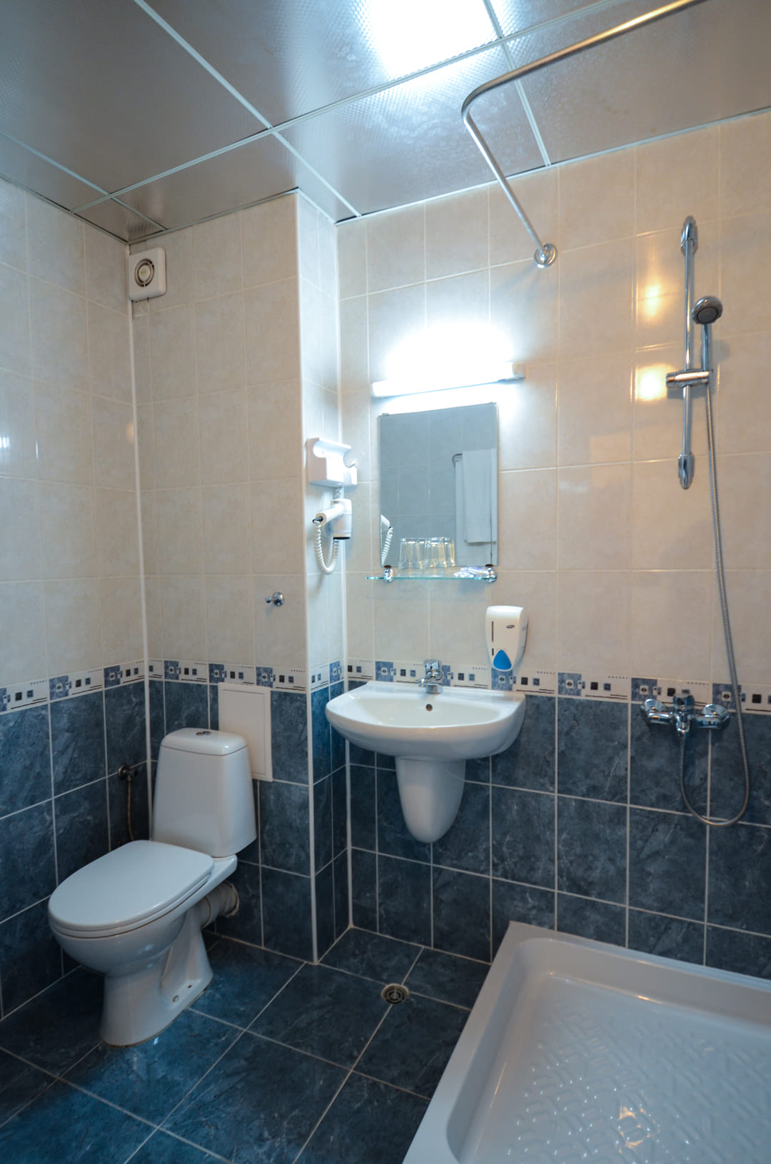 DBL_Bathroom.jpg