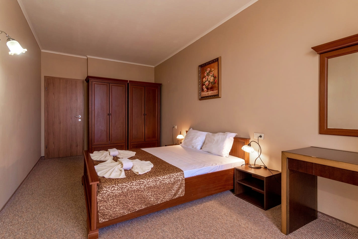 Suite_City_View_3.jpg