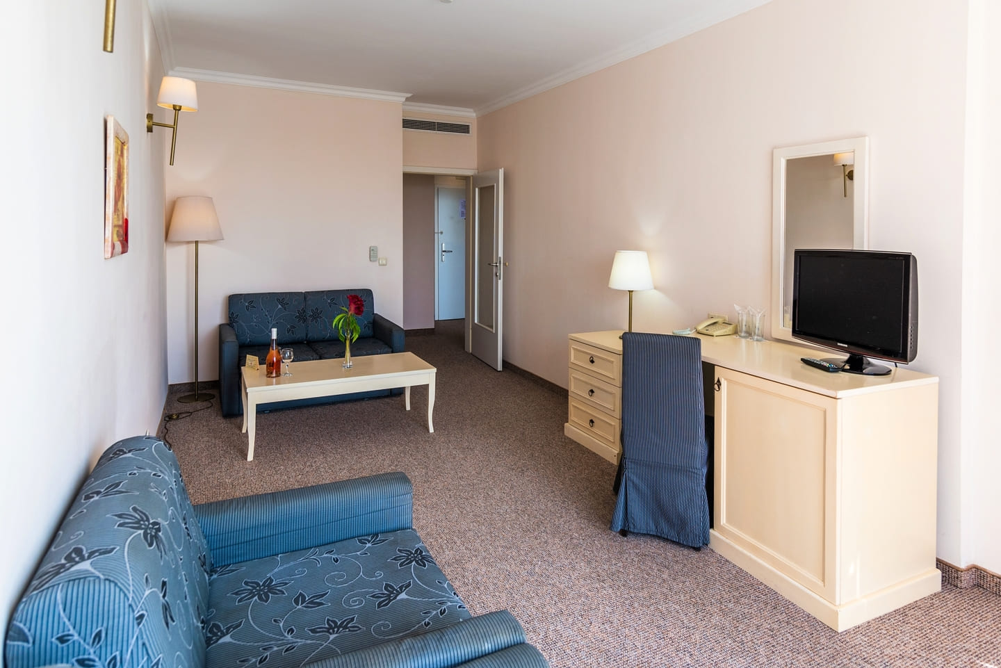 Suite_City_View.jpg