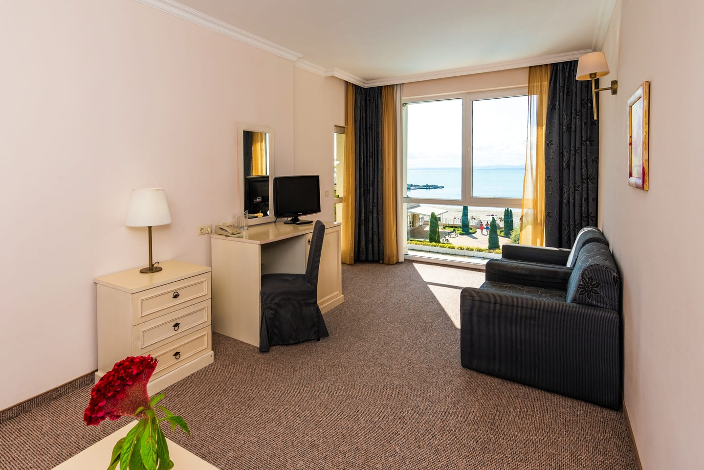 Suite_City_View_10.jpg