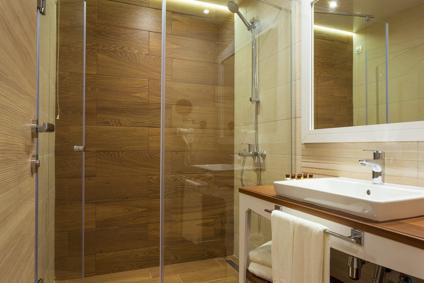 DBL_Bathroom.jpg
