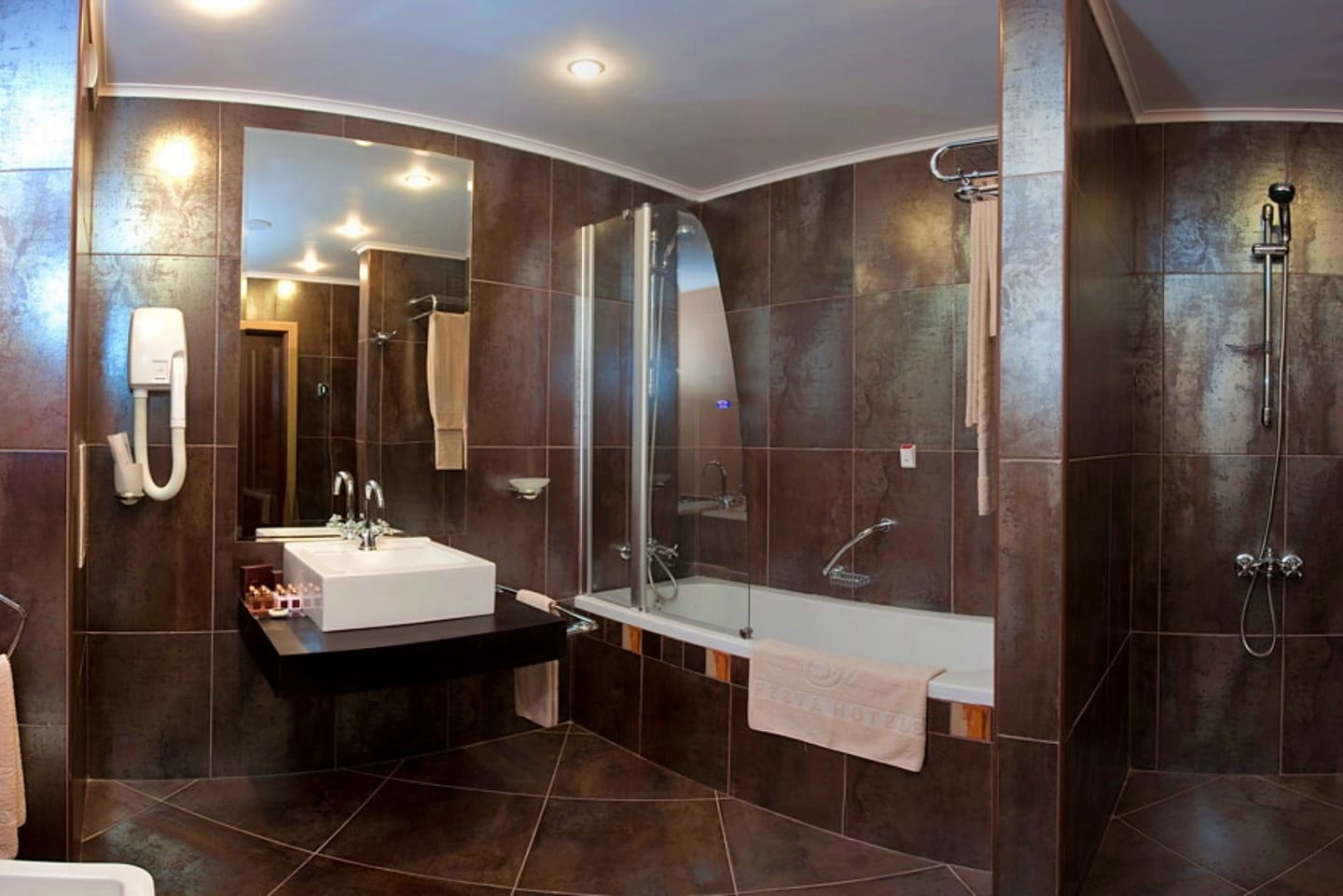 FAM_Bathroom.jpg