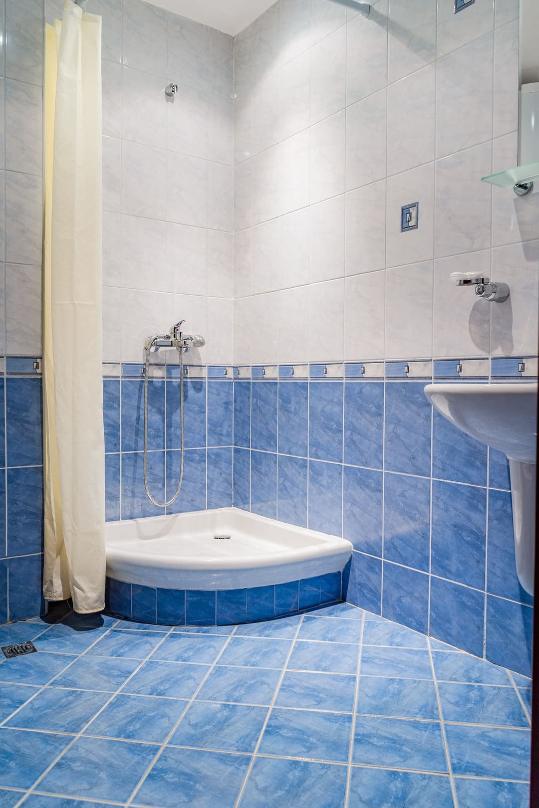 App_Bathroom.jpg