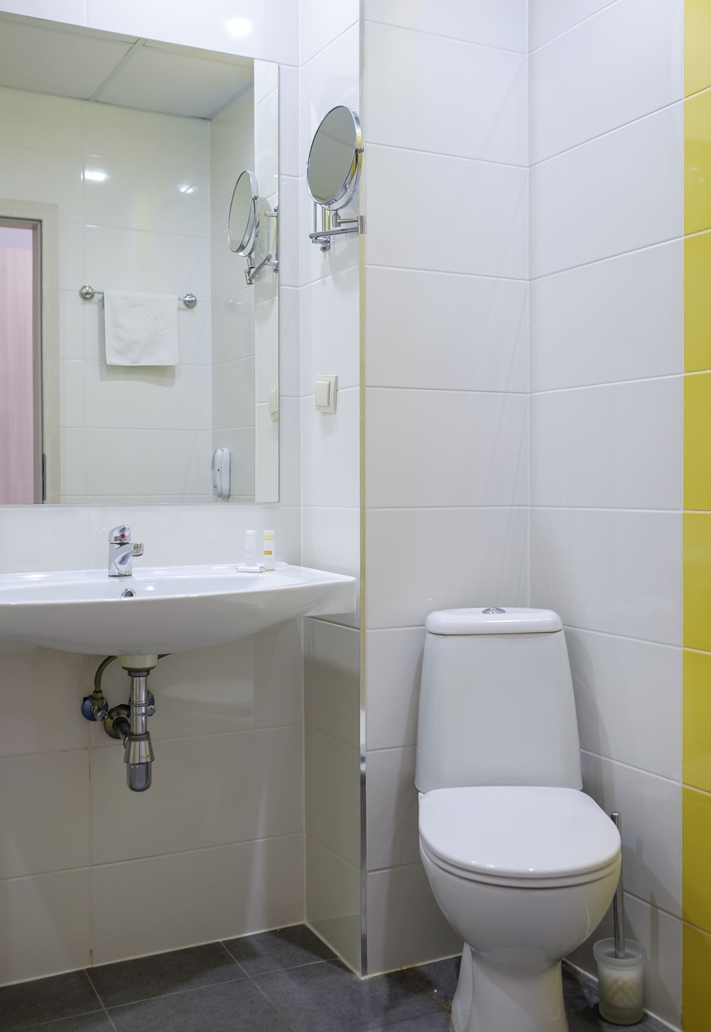 App_Bathroom_1.jpg