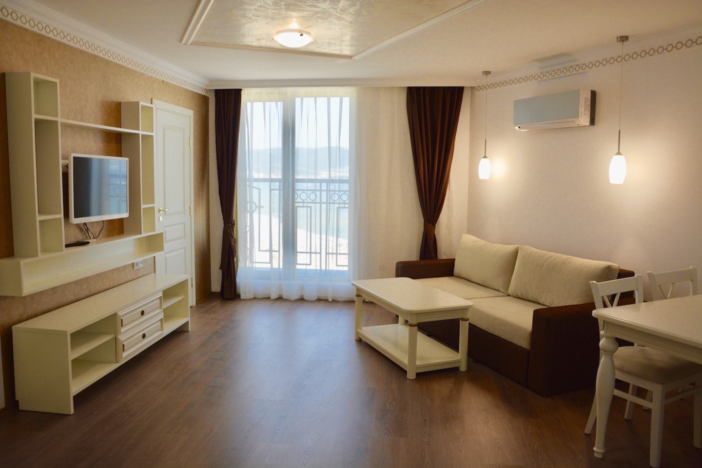 1_App_2_Bed_Sea_View.jpg