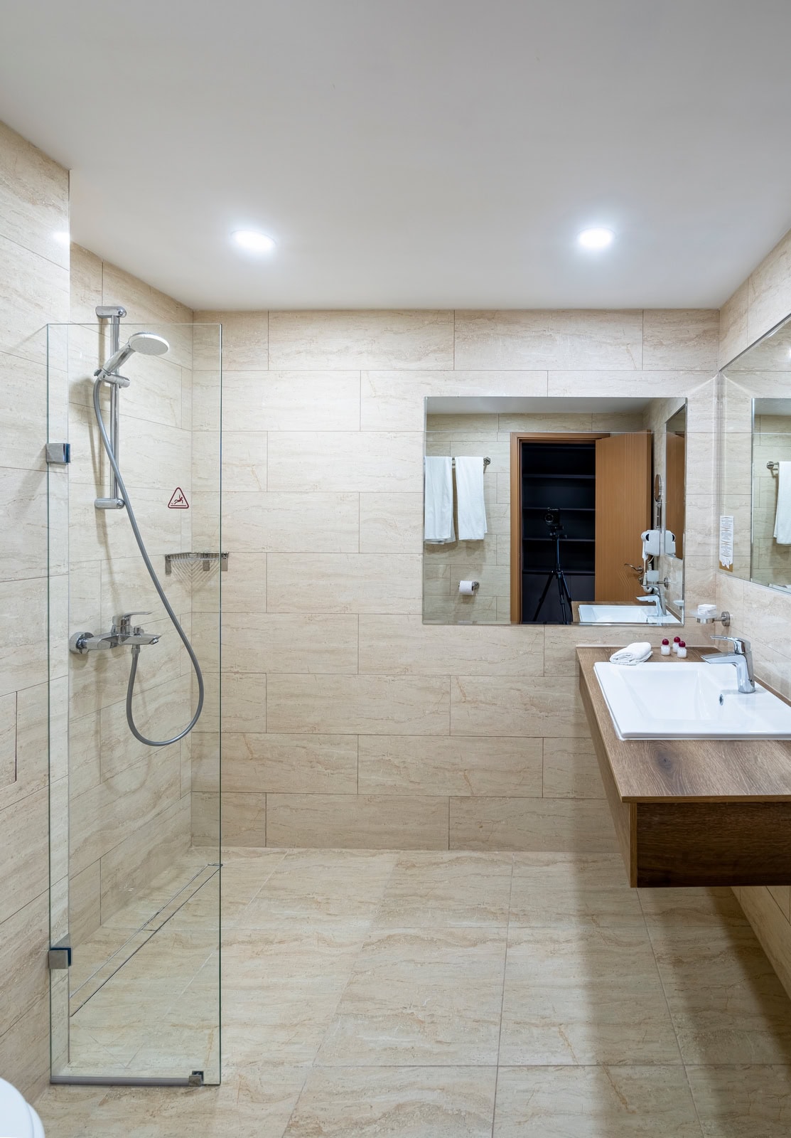 grant_hotel_sunny_beach_standart_bathroom1.jpg