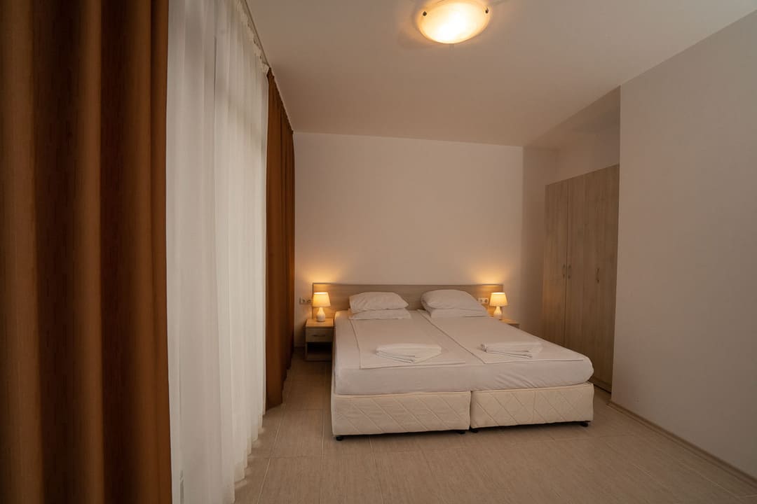 App_2_Bed_1.jpg