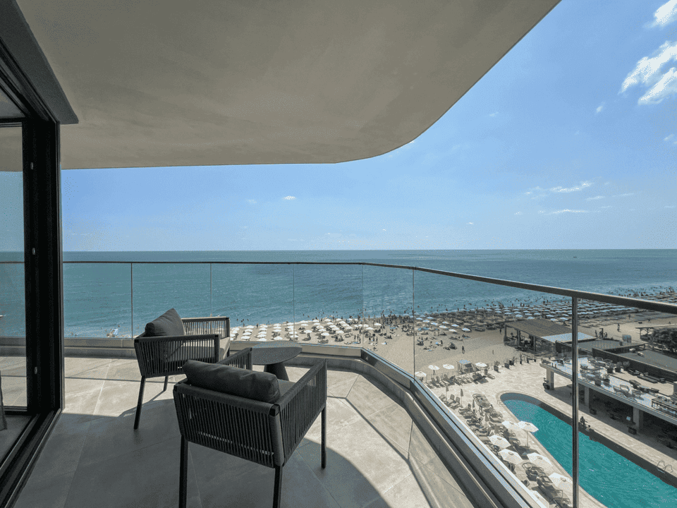 Premium_Room_Balcony.png