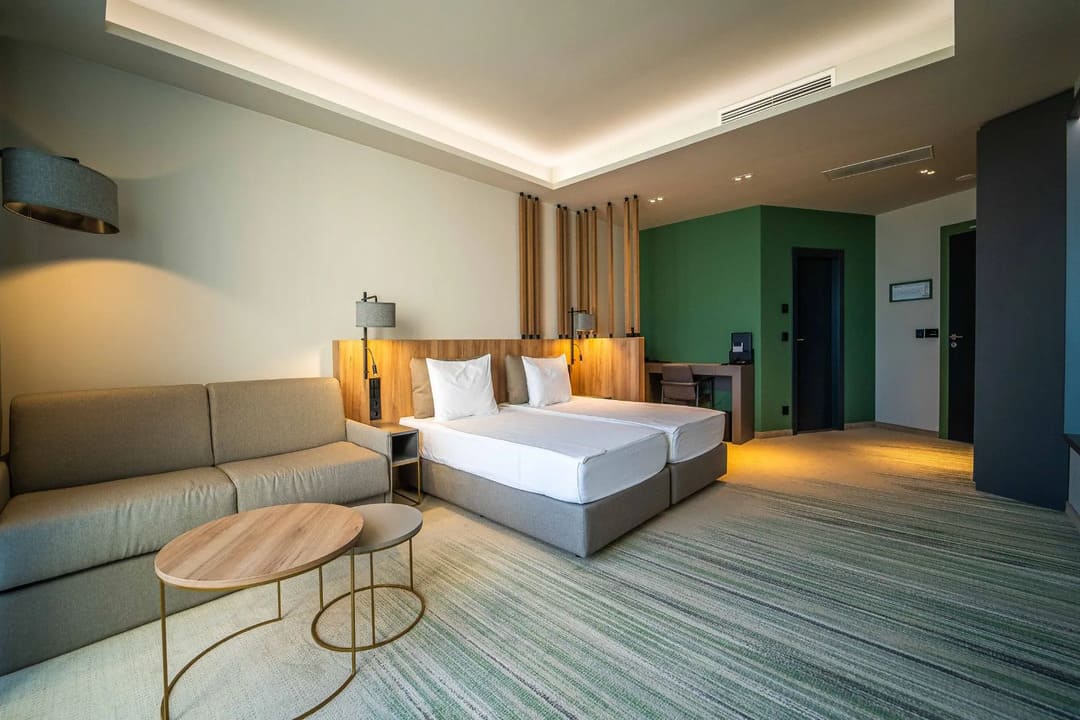 reina-famnily-room-park-6.jpg