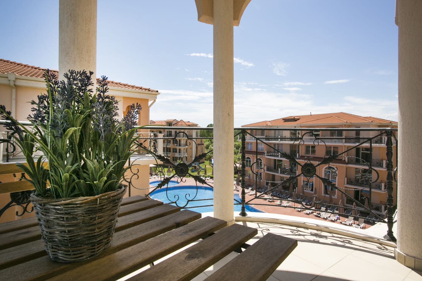 App_1_Bed_Balcony.jpg