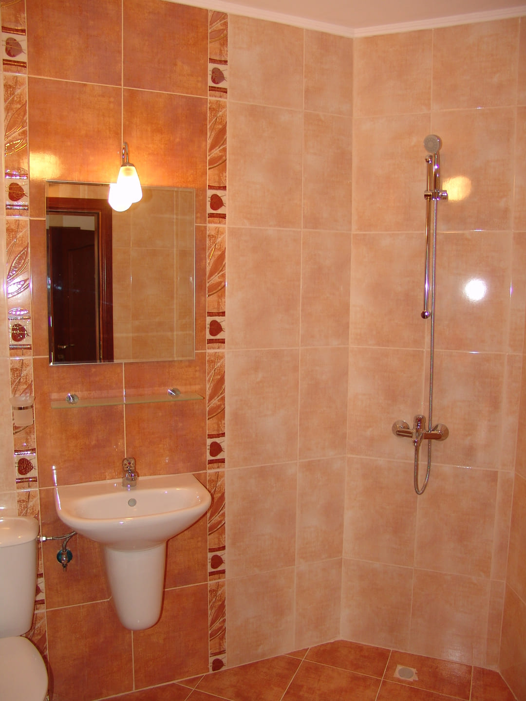 Studio_Bathroom_1.jpg